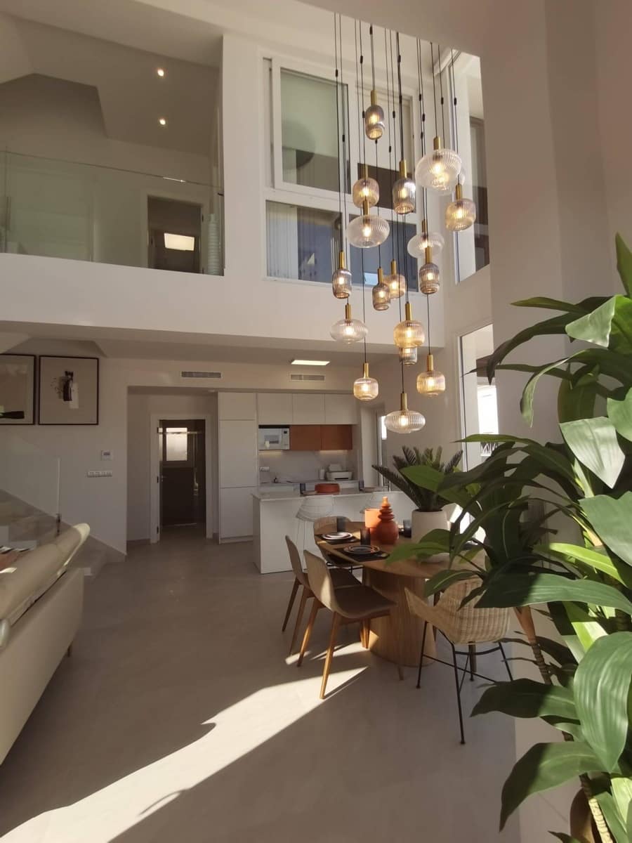 3 makuuhuone Huvila myytävänä paikassa Ciudad Quesada mukana uima-altaan - 549 000 € (Ref: 8382863)