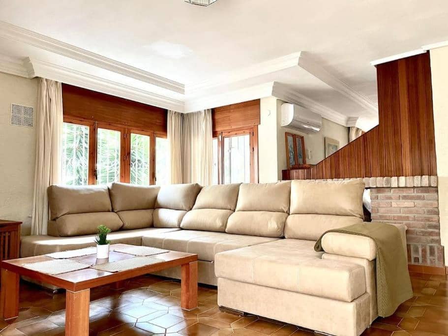 4 Zimmer Villa zu verkaufen in Campoamor mit Pool - 850.000 € (Ref: 8448452)