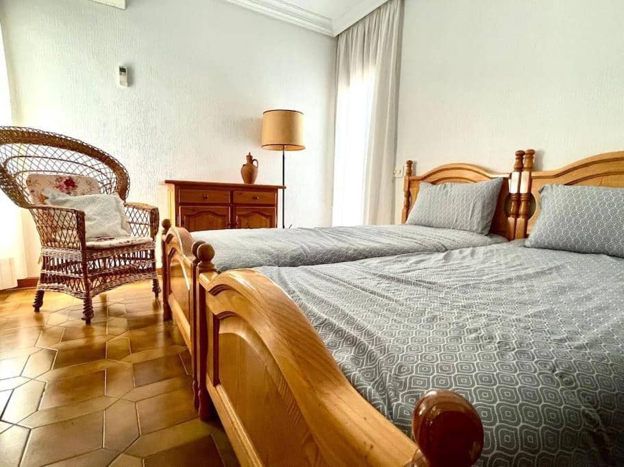 4 Zimmer Villa zu verkaufen in Campoamor mit Pool - 850.000 € (Ref: 8448452)
