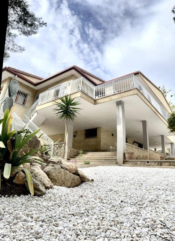4 Zimmer Villa zu verkaufen in Campoamor mit Pool - 850.000 € (Ref: 8448452)