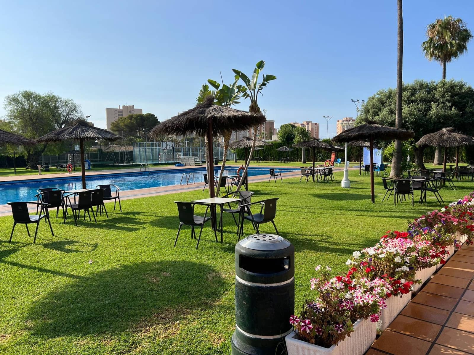 4 Zimmer Villa zu verkaufen in Campoamor mit Pool - 850.000 € (Ref: 8448452)