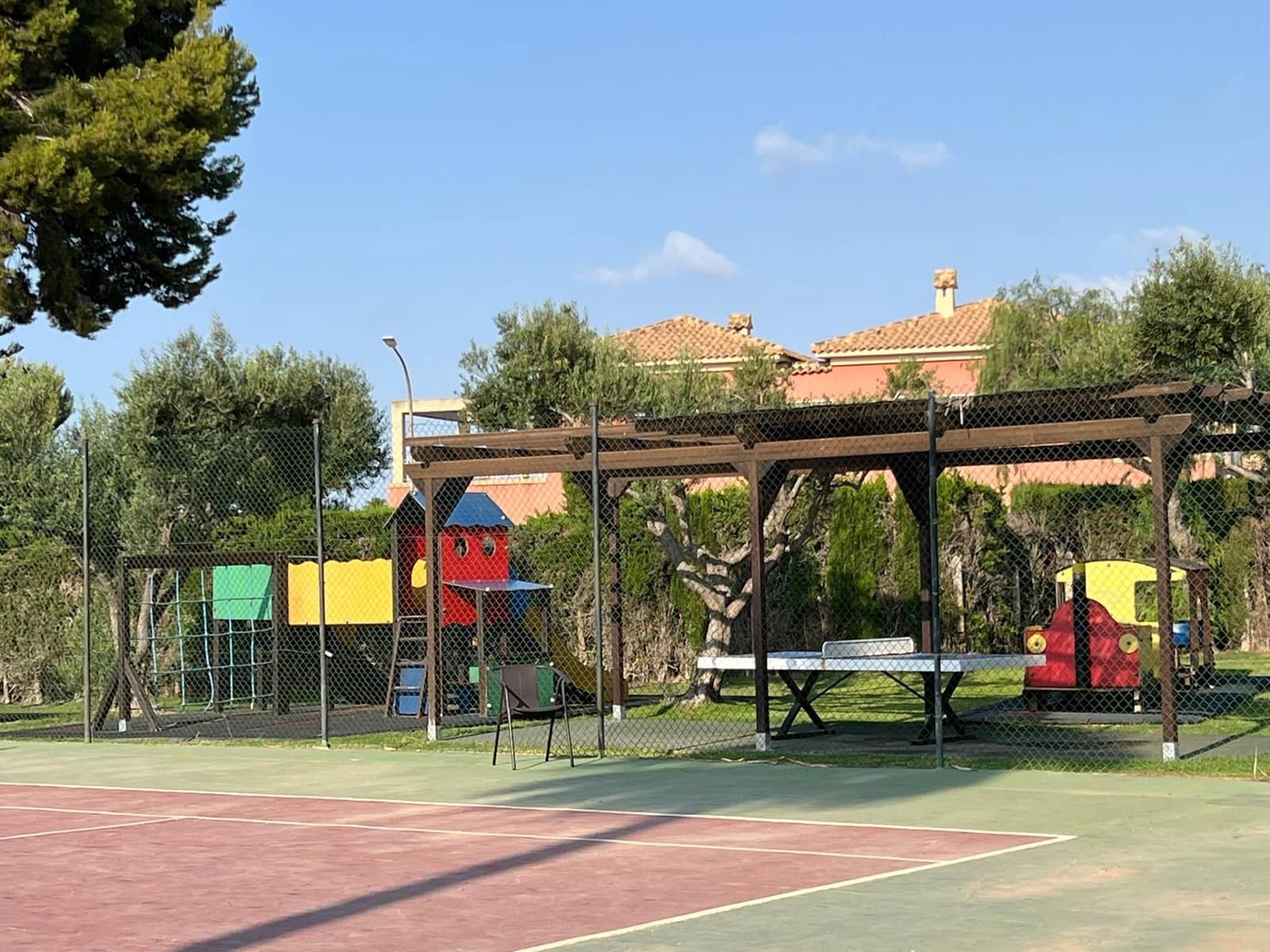 4 Zimmer Villa zu verkaufen in Campoamor mit Pool - 850.000 € (Ref: 8448452)