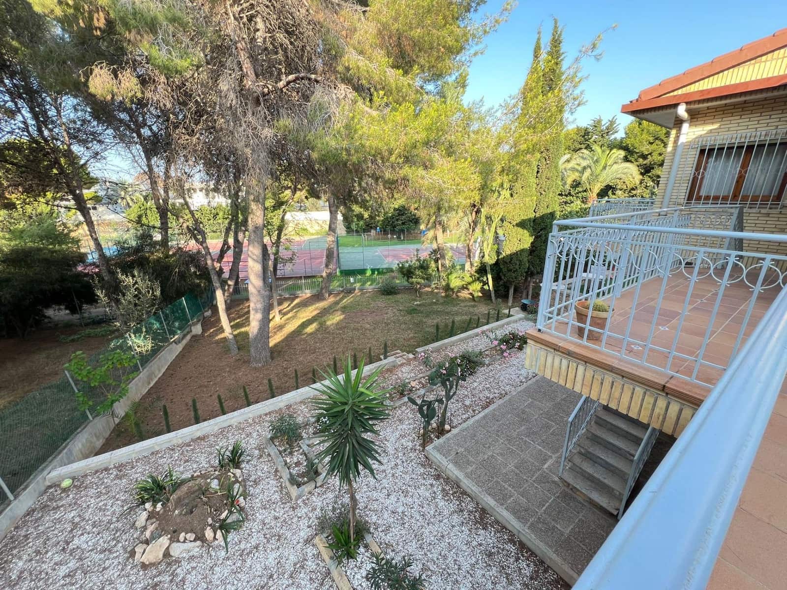 4 Zimmer Villa zu verkaufen in Campoamor mit Pool - 850.000 € (Ref: 8448452)