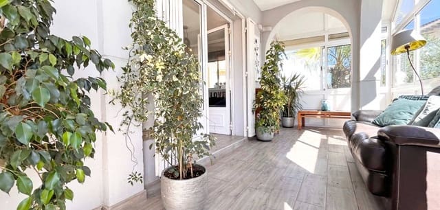 Chalet de 4 habitaciones en Orihuela Costa, Orihuela en venta - 399.990 € (Ref: 8577697)