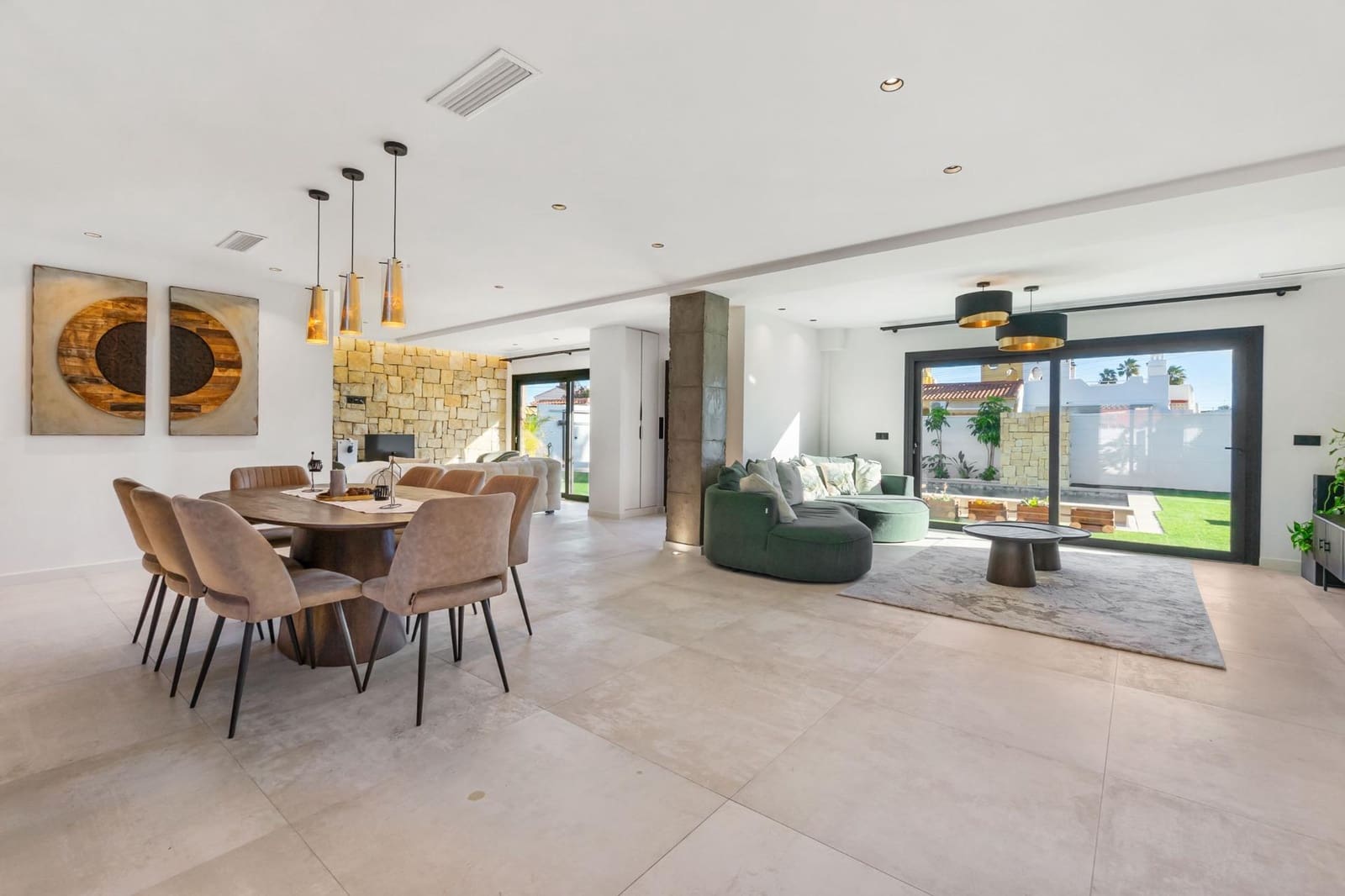 5 sovrum Villa till salu i Torrevieja med pool garage - 1 250 000 € (Ref: 8706992)