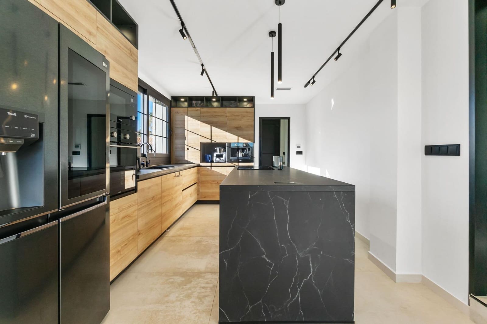 5 sovrum Villa till salu i Torrevieja med pool garage - 1 250 000 € (Ref: 8706992)