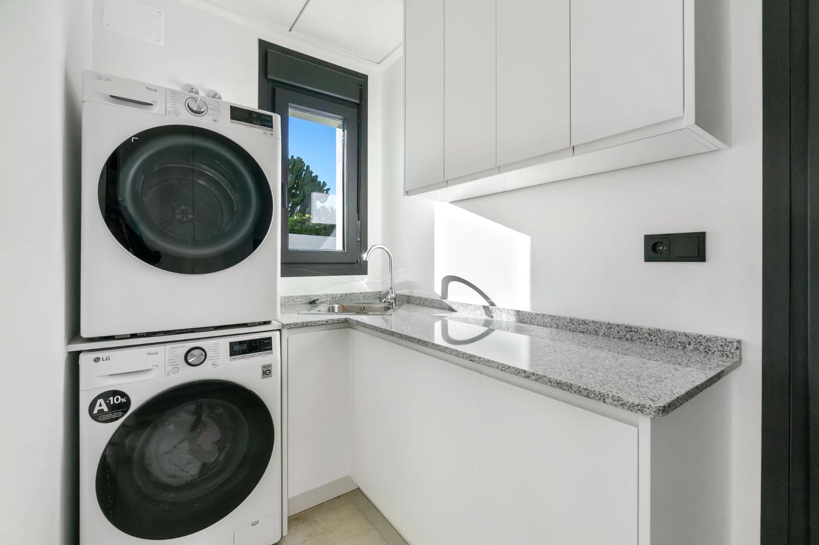 5 sovrum Villa till salu i Torrevieja med pool garage - 1 250 000 € (Ref: 8706992)