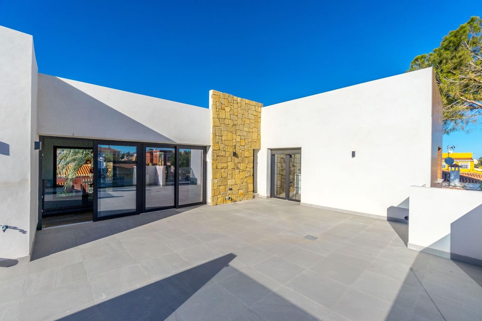 5 sovrum Villa till salu i Torrevieja med pool garage - 1 250 000 € (Ref: 8706992)