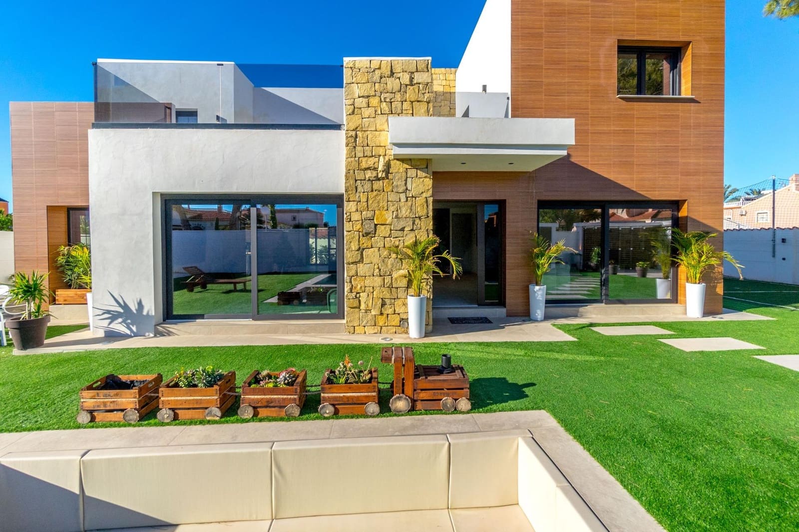 5 sovrum Villa till salu i Torrevieja med pool garage - 1 250 000 € (Ref: 8706992)