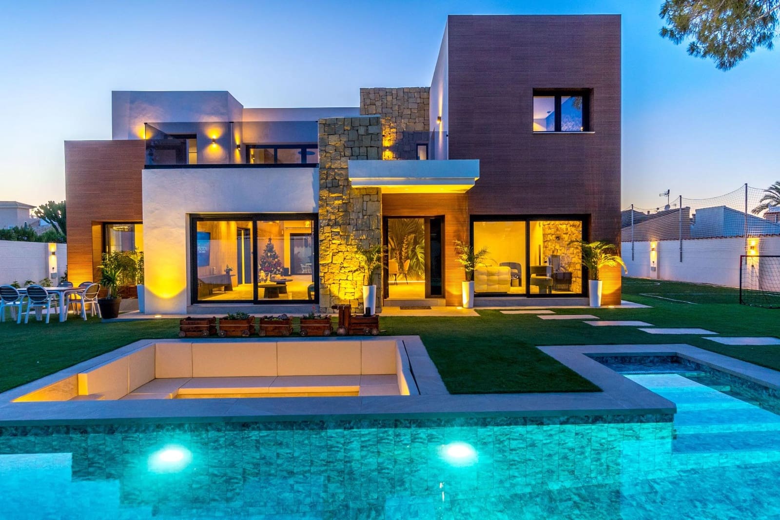 5 sovrum Villa till salu i Torrevieja med pool garage - 1 250 000 € (Ref: 8706992)