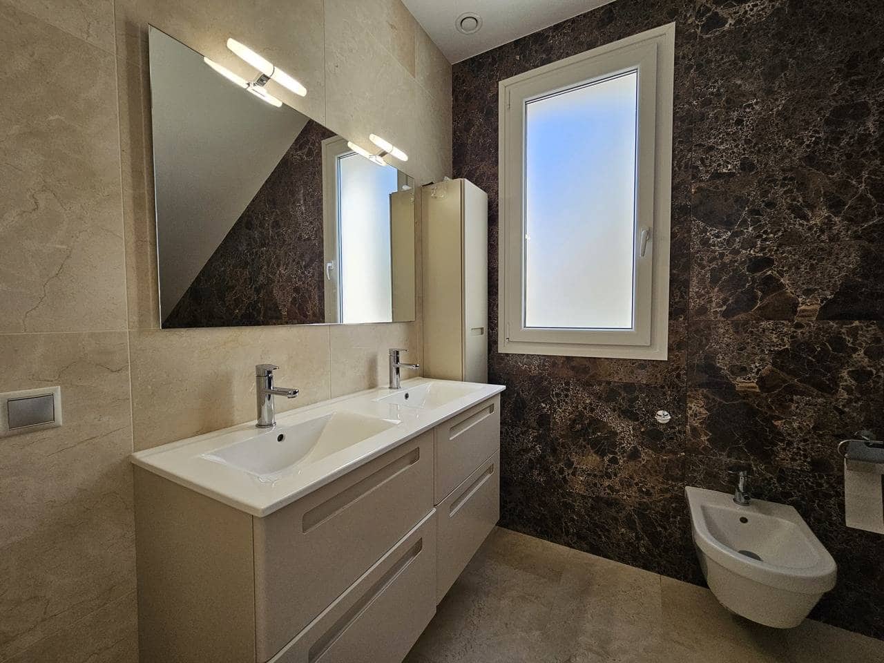 Chalet de 5 habitaciones en La Zenia en venta - 1.500.000 € (Ref: 8836924)