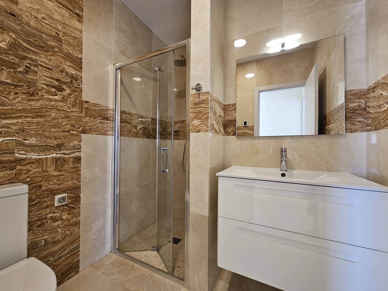 Chalet de 5 habitaciones en La Zenia en venta - 1.500.000 € (Ref: 8836924)