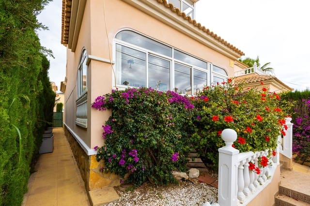 3 bedroom Villa for sale in Villamartín - Las Filipinas, Orihuela with pool - € 199,999 (Ref: 9048685)
