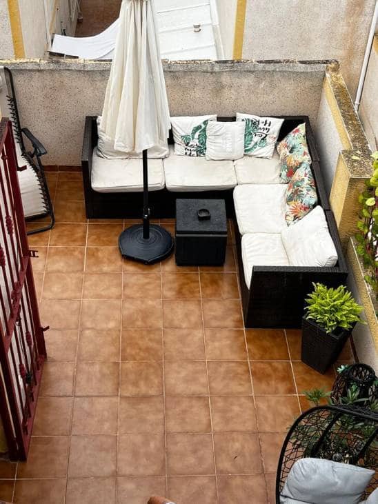 3 makuuhuone Huoneisto myytävänä paikassa Torrevieja mukana uima-altaan - 189 000 € (Ref: 9134308)