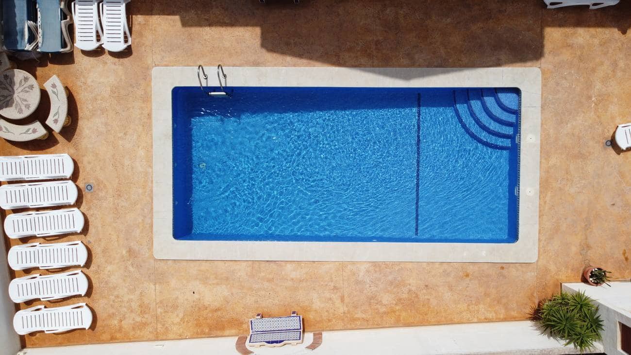 3 makuuhuone Huoneisto myytävänä paikassa Torrevieja mukana uima-altaan - 189 000 € (Ref: 9134308)