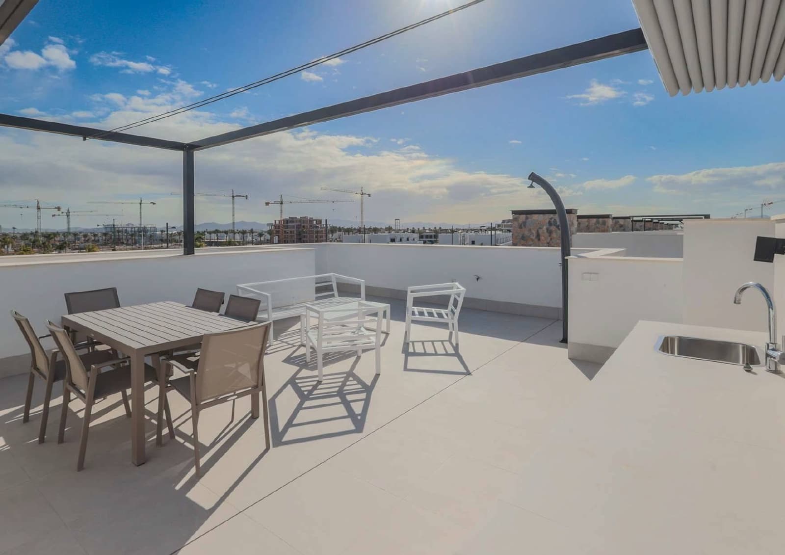 3 makuuhuone Huvila myytävänä paikassa Los Alcazares mukana uima-altaan - 555 000 € (Ref: 9248834)