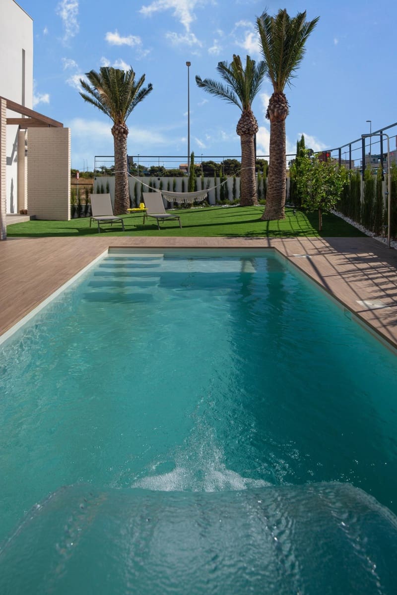 3 soveværelse Villa til salg i Campoamor med swimmingpool - € 960.000 (Ref: 9326421)