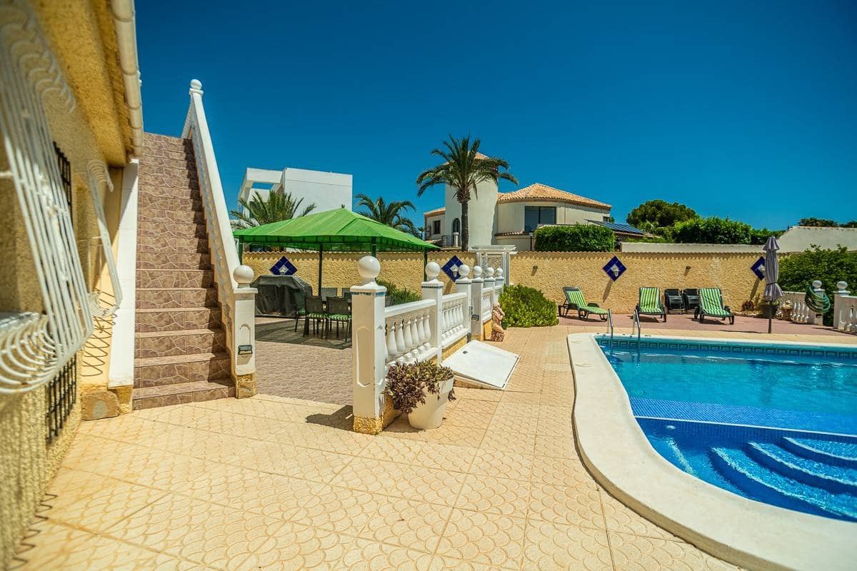 3 chambre Villa/Maison à vendre à Torrevieja avec piscine - 535 000 € (Ref: 9342088)