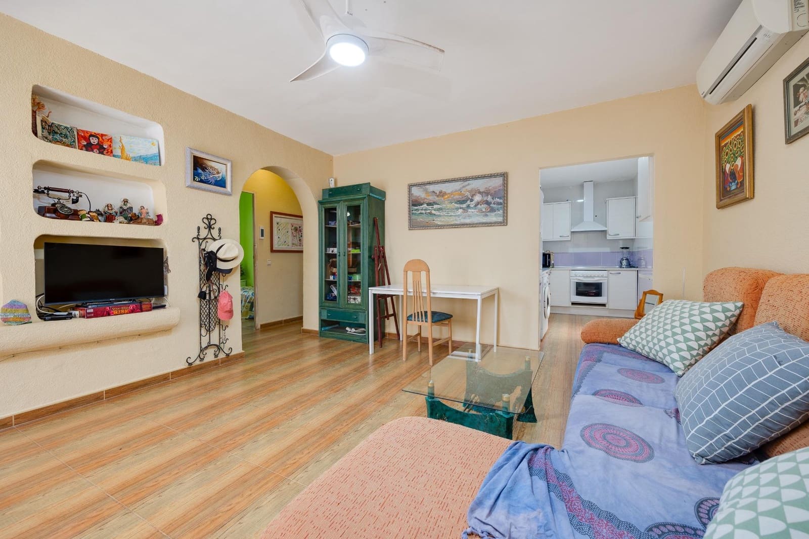 3 makuuhuone Huvila myytävänä paikassa Los Balcones mukana 
autotalli - 378 000 € (Ref: 9353570)