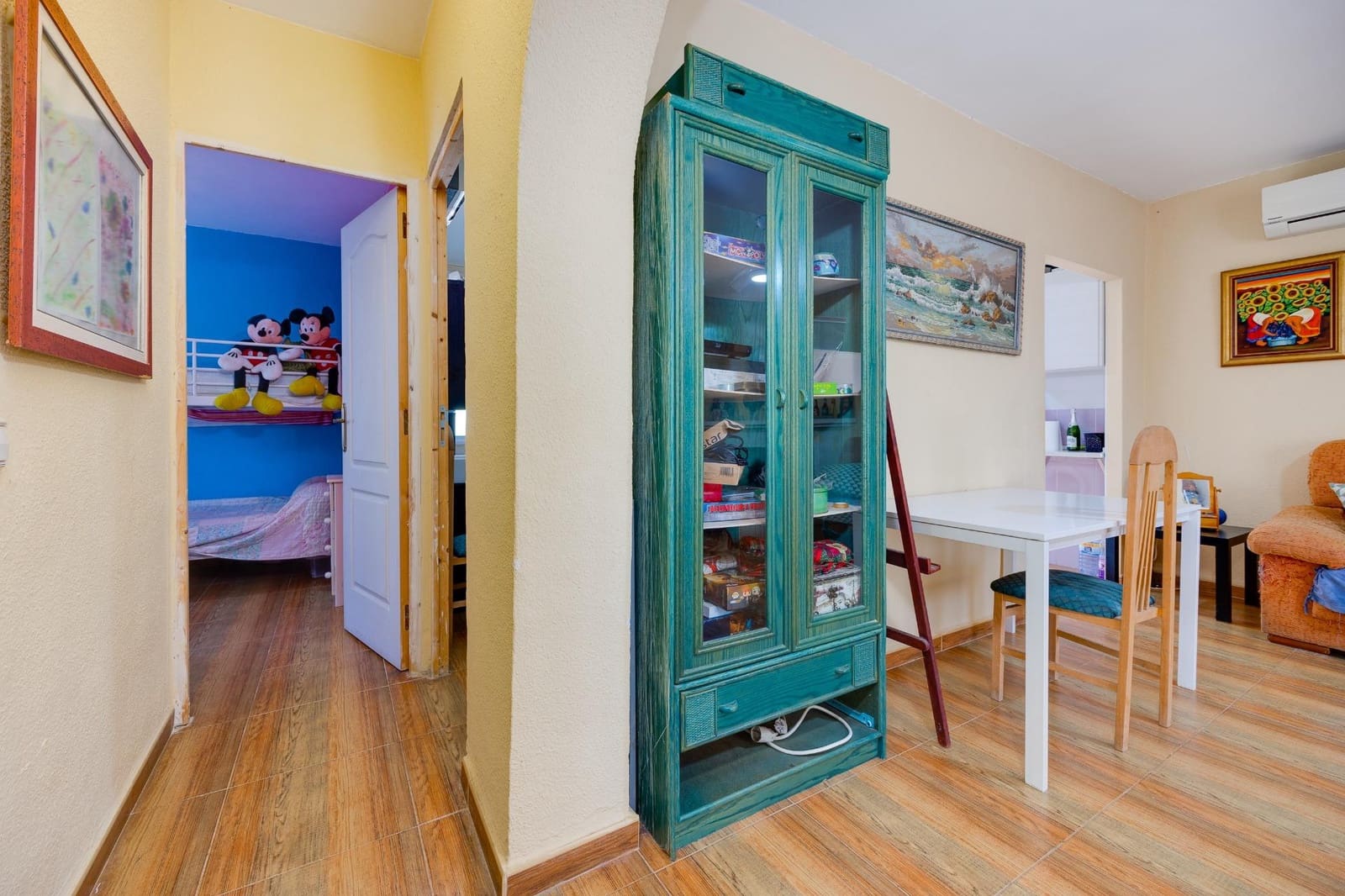 3 makuuhuone Huvila myytävänä paikassa Los Balcones mukana 
autotalli - 378 000 € (Ref: 9353570)