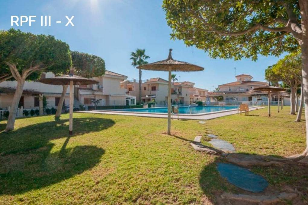 3 sovrum Takvåning till salu i Playa Flamenca med pool garage - 215 000 € (Ref: 9406695)