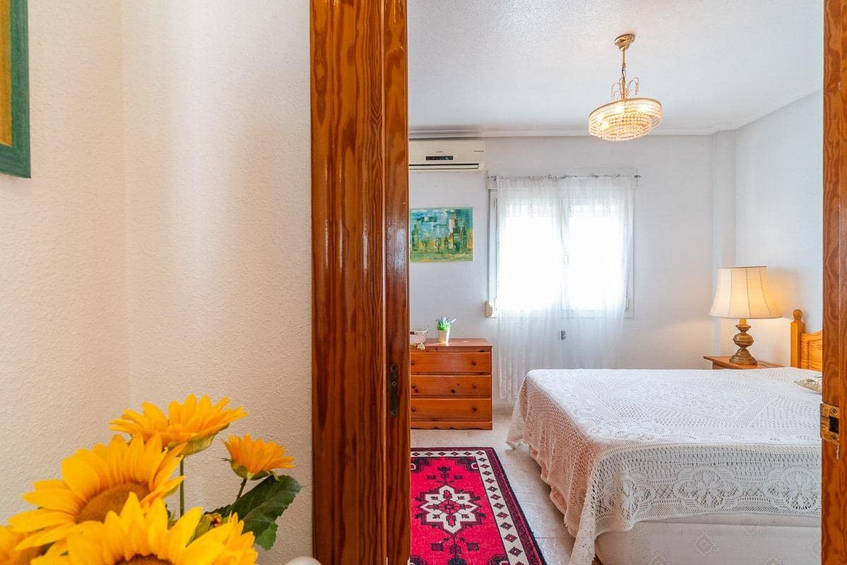 3 sovrum Takvåning till salu i Playa Flamenca med pool garage - 215 000 € (Ref: 9406695)