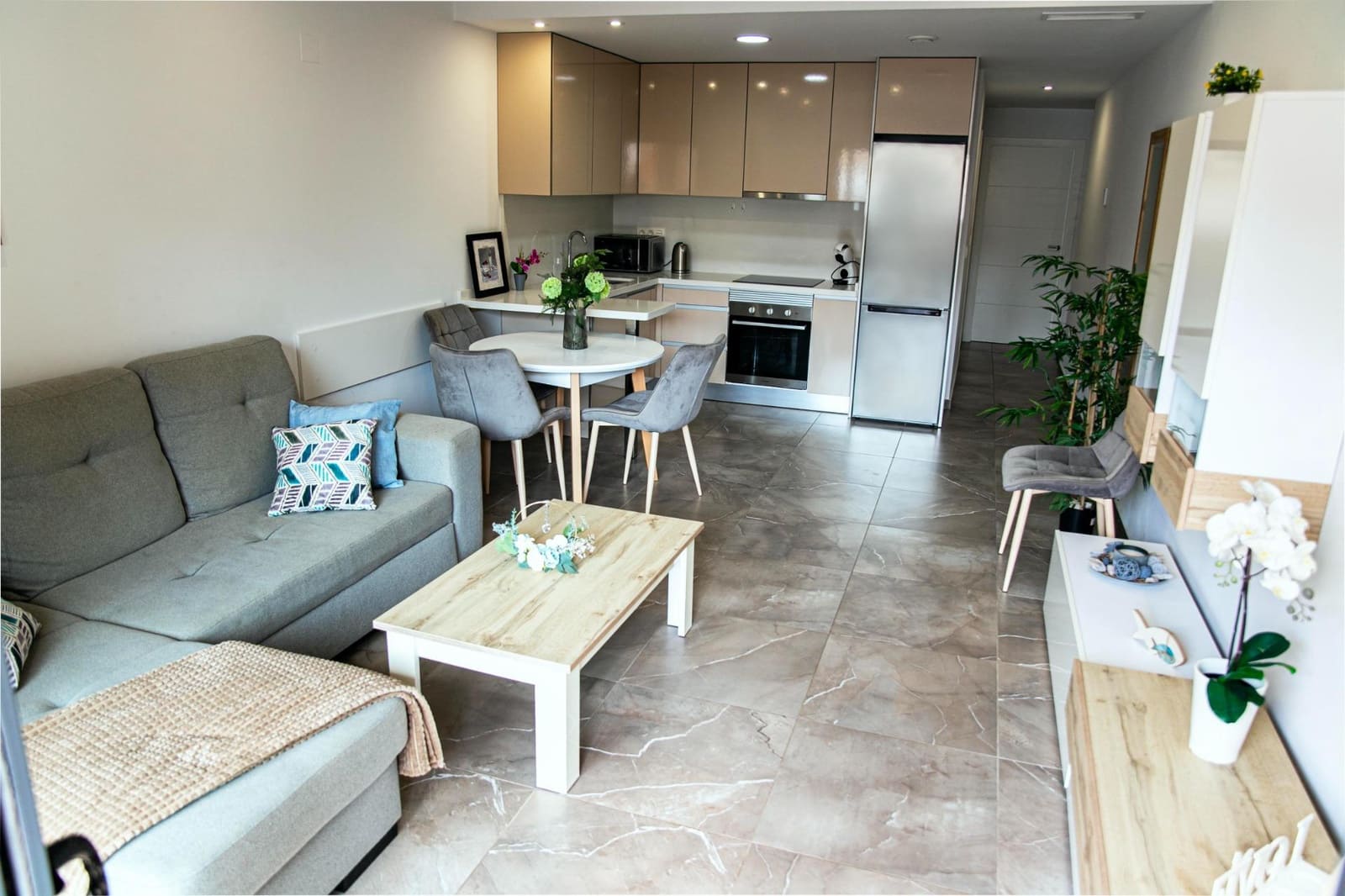 2 sypialnia Apartament na sprzedaż w Torrevieja z basenem - 269 990 € (Ref: 9408049)