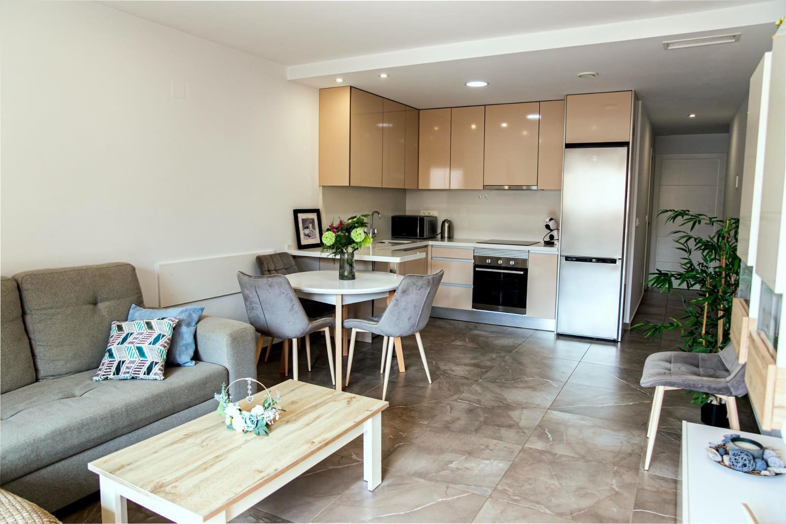 2 sypialnia Apartament na sprzedaż w Torrevieja z basenem - 269 990 € (Ref: 9408049)