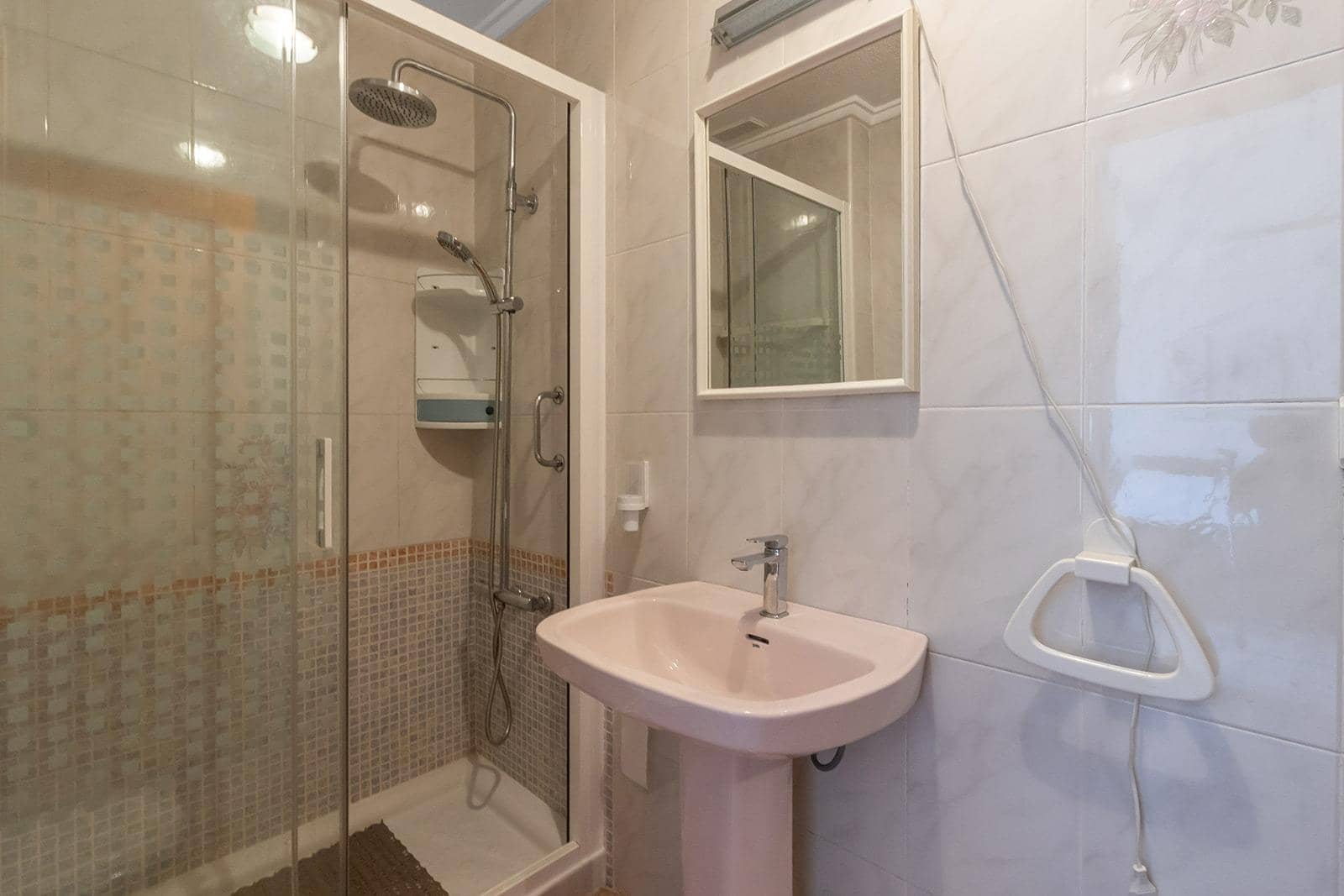 2 slaapkamer Appartement te koop in Torrevieja met zwembad - € 130.000 (Ref: 9408052)