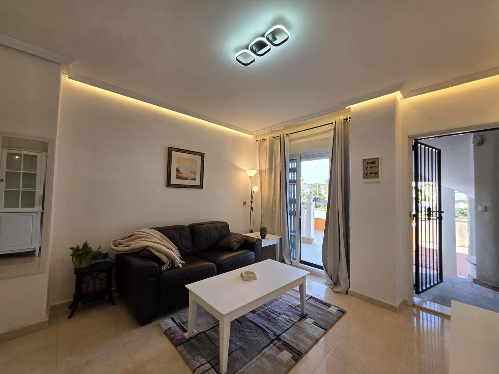 2 makuuhuone Huoneisto myytävänä paikassa Orihuela Costa mukana uima-altaan - 144 900 € (Ref: 9409302)