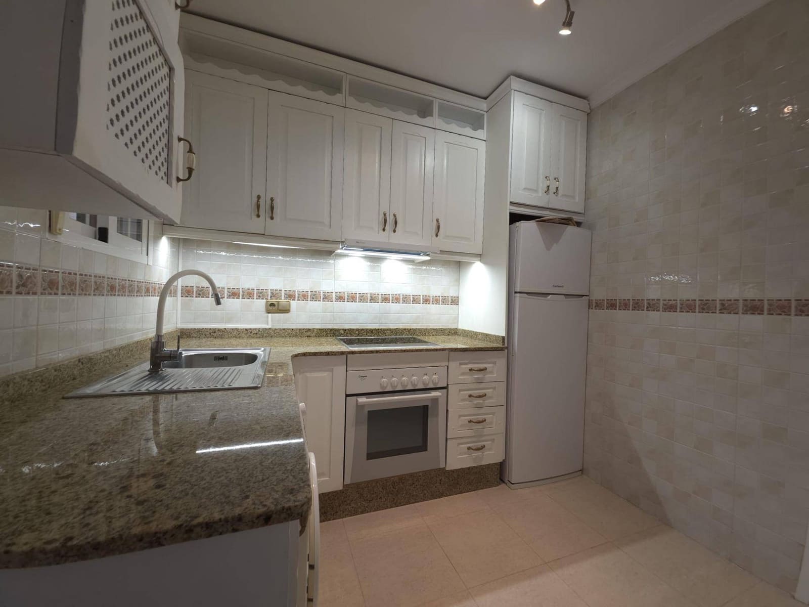 2 makuuhuone Huoneisto myytävänä paikassa Orihuela Costa mukana uima-altaan - 144 900 € (Ref: 9409302)