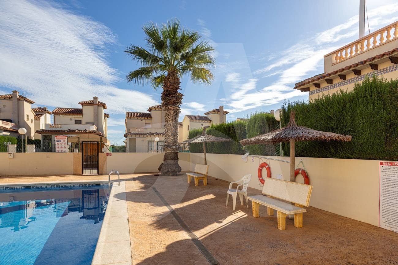 3 makuuhuone Huvila myytävänä paikassa Guardamar del Segura mukana uima-altaan - 255 000 € (Ref: 9419664)