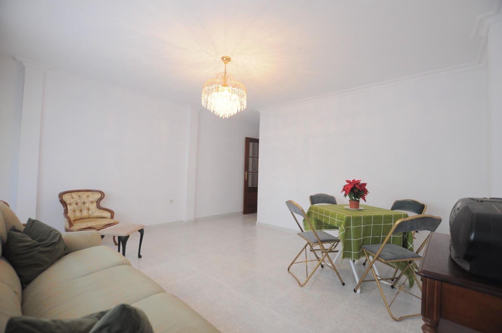 3 Zimmer Wohnung zu verkaufen in Torrevieja mit Garage - 150.000 € (Ref: 9441889)