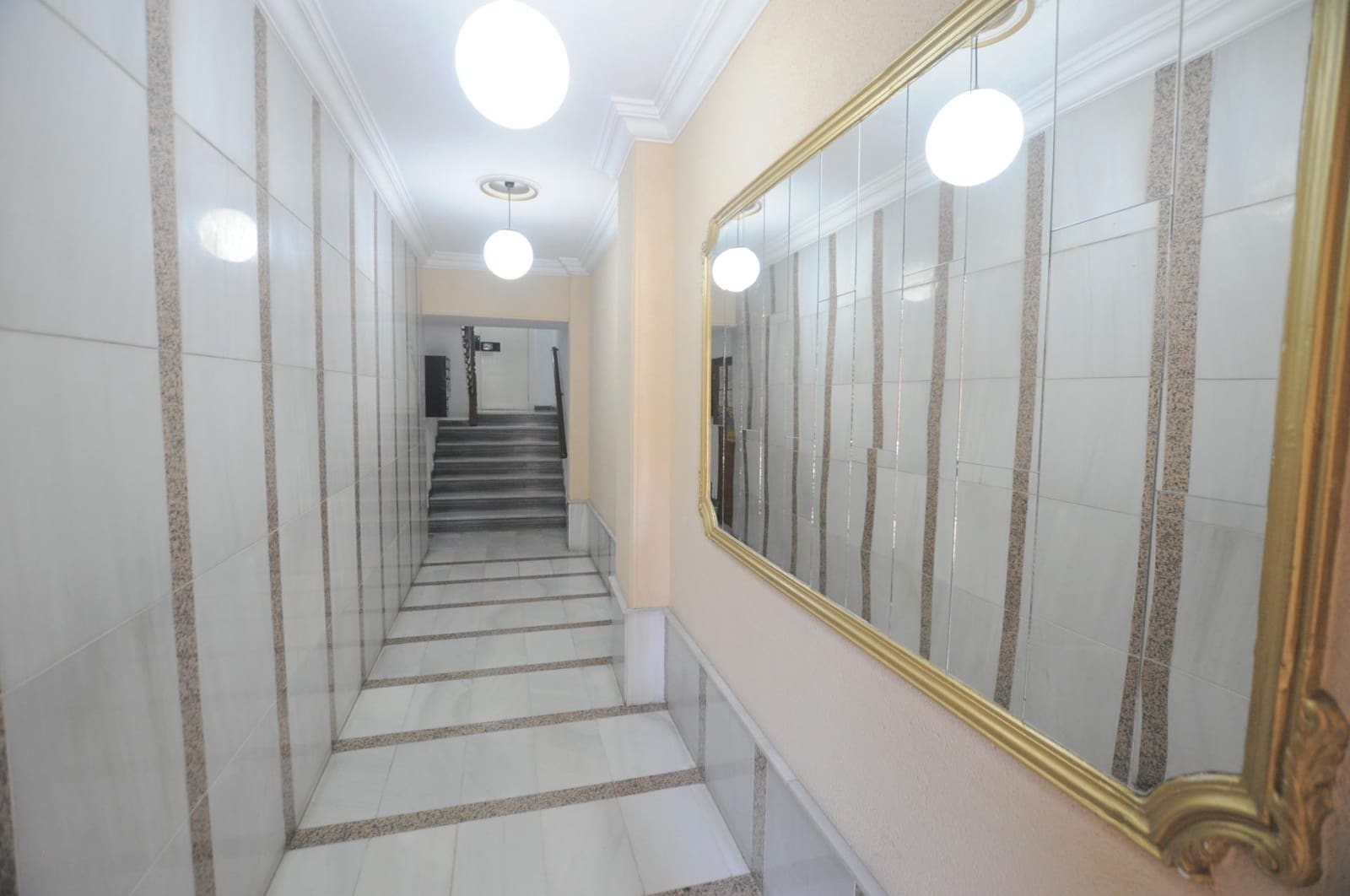 3 Zimmer Wohnung zu verkaufen in Torrevieja mit Garage - 150.000 € (Ref: 9441889)