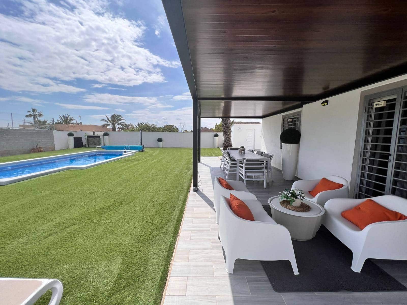 3 soveværelse Finca/Landehus til salg i La Hoya med swimmingpool - € 399.000 (Ref: 9450235)