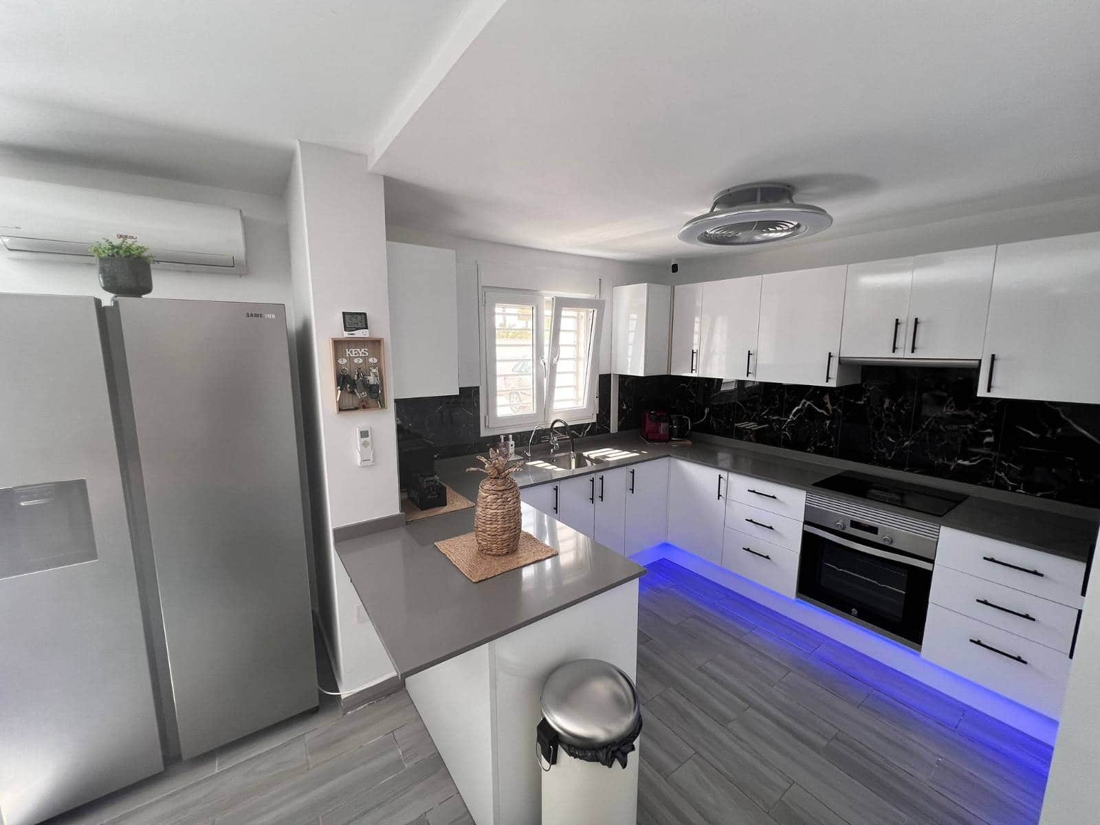 3 soveværelse Finca/Landehus til salg i La Hoya med swimmingpool - € 399.000 (Ref: 9450235)