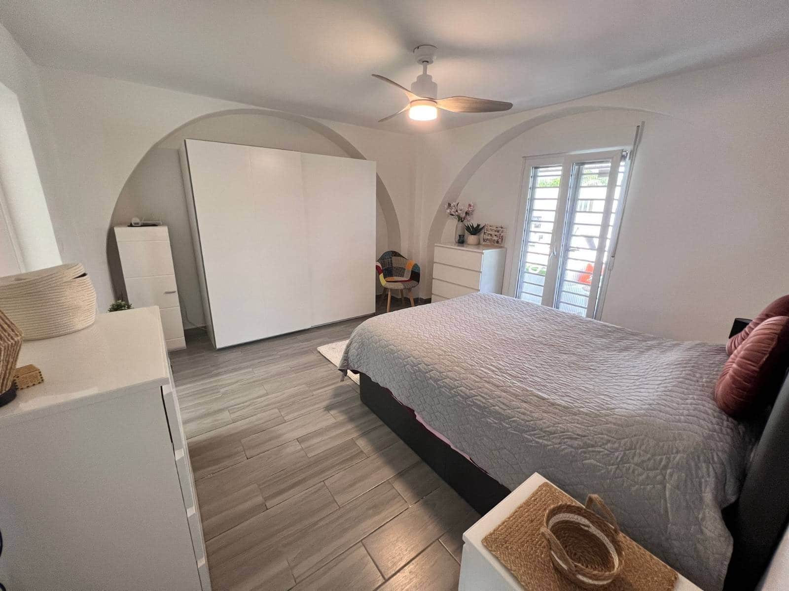 3 soveværelse Finca/Landehus til salg i La Hoya med swimmingpool - € 399.000 (Ref: 9450235)