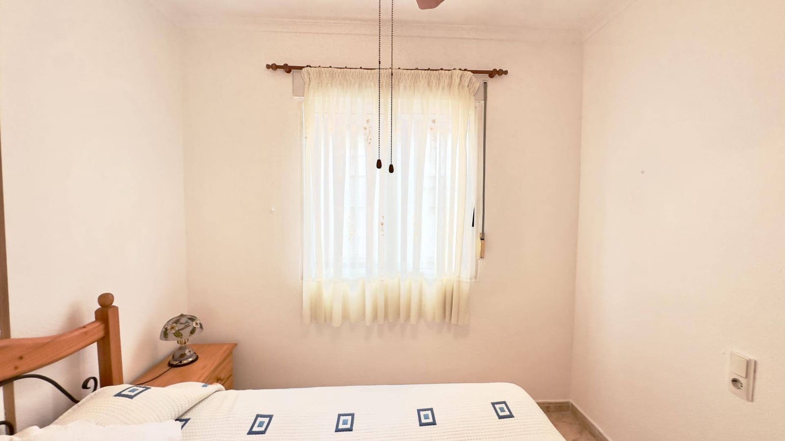 Apartamento de 2 habitaciones en Torrevieja en venta - 139.900 € (Ref: 9468623)