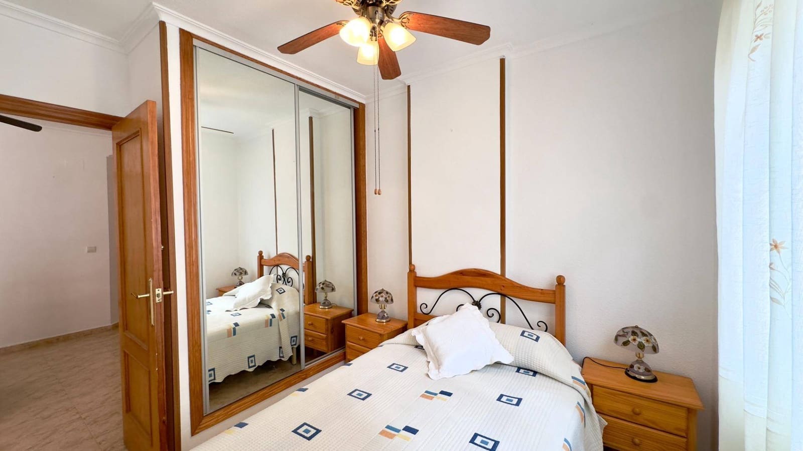 Apartamento de 2 habitaciones en Torrevieja en venta - 139.900 € (Ref: 9468623)