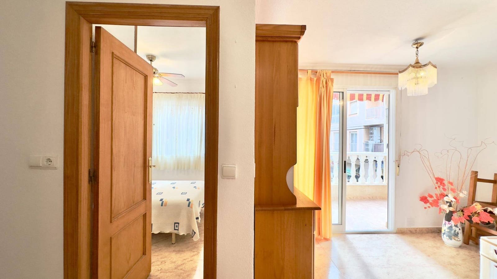 Apartamento de 2 habitaciones en Torrevieja en venta - 139.900 € (Ref: 9468623)