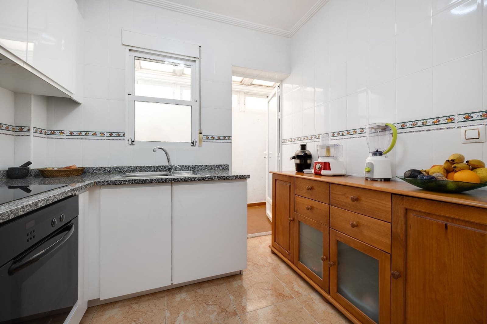 2 Zimmer Villa zu verkaufen in Torrevieja mit Pool - 162.000 € (Ref: 9533686)