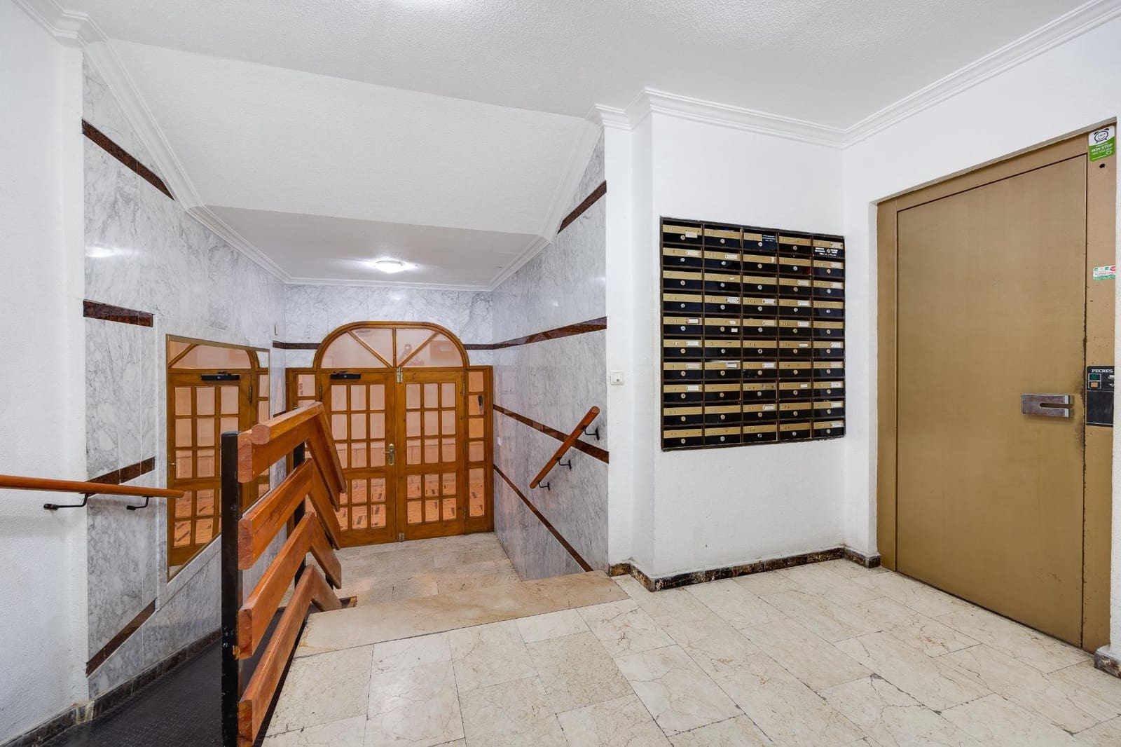 2 sypialnia Apartament na sprzedaż w Torrevieja z basenem garażem - 139 900 € (Ref: 9599487)