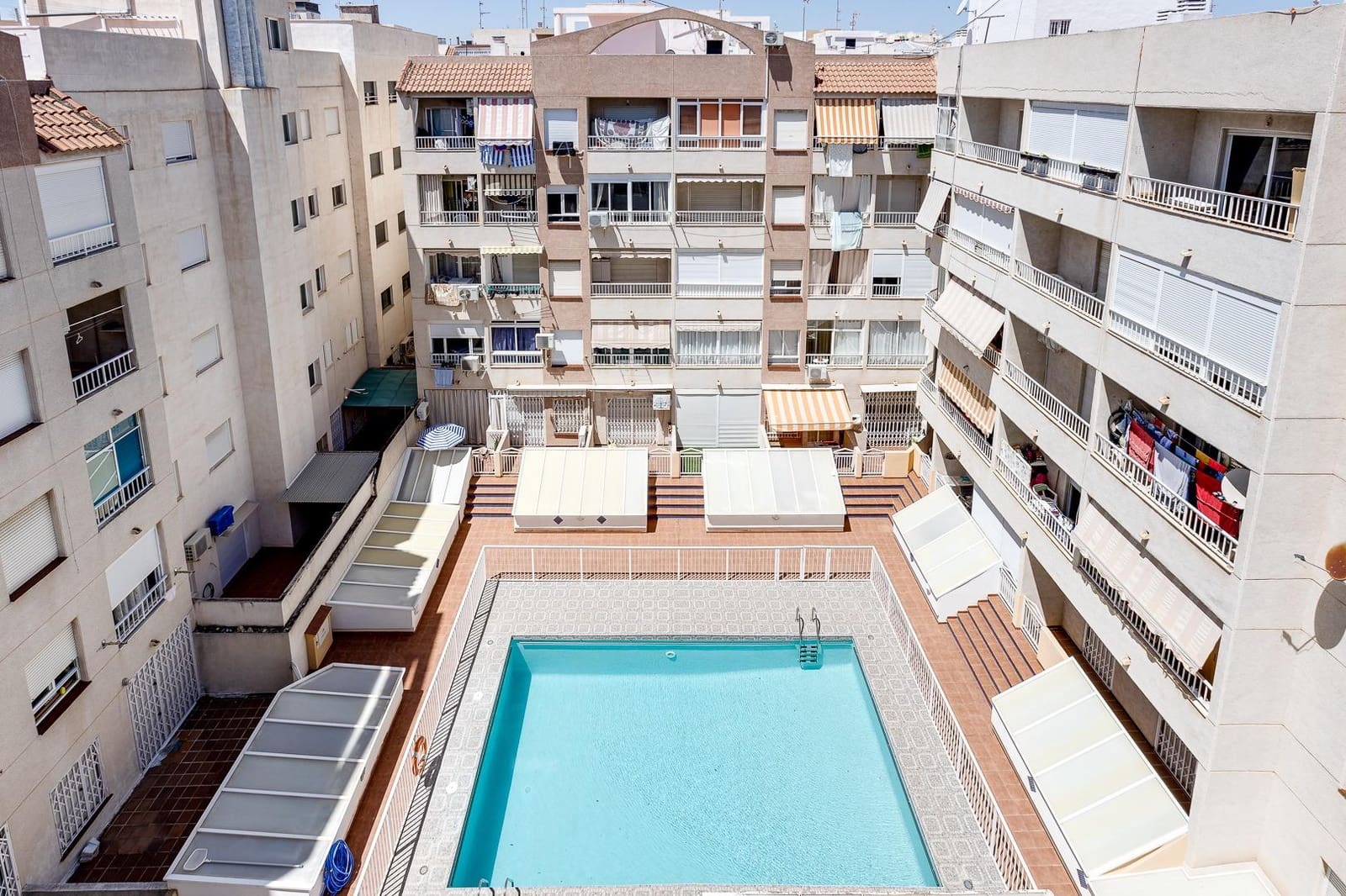 2 sypialnia Apartament na sprzedaż w Torrevieja z basenem garażem - 139 900 € (Ref: 9599487)