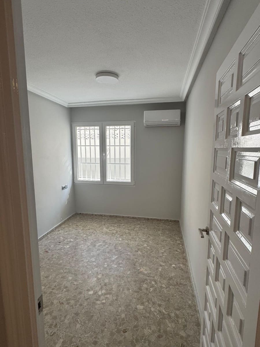 3 slaapkamer Appartement te koop in Torrevieja - € 259.900 (Ref: 9644975)