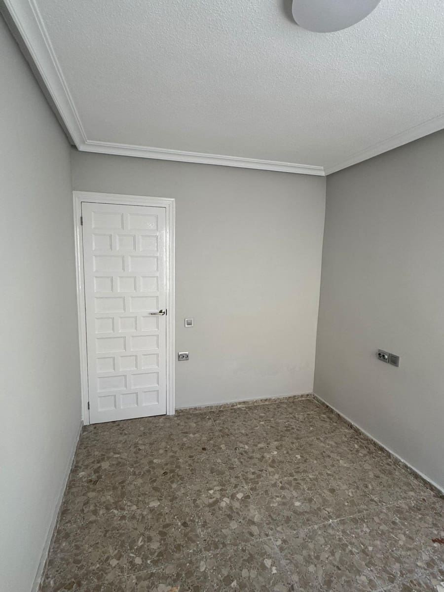 3 slaapkamer Appartement te koop in Torrevieja - € 259.900 (Ref: 9644975)