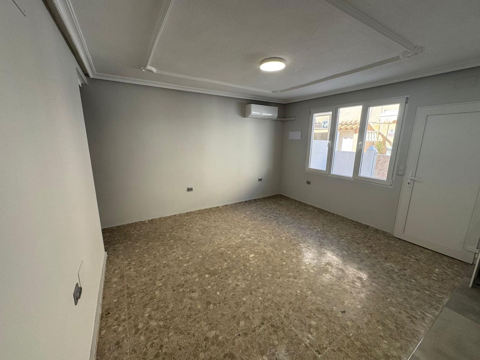 3 slaapkamer Appartement te koop in Torrevieja - € 259.900 (Ref: 9644975)