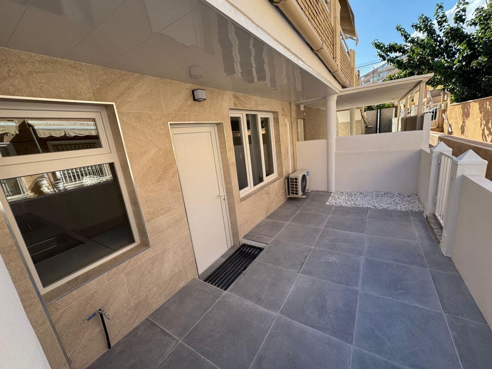 3 slaapkamer Appartement te koop in Torrevieja - € 259.900 (Ref: 9644975)