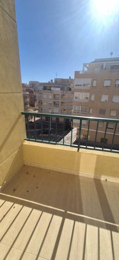 2 makuuhuone Huoneisto myytävänä paikassa Torrevieja - 165 000 € (Ref: 9648070)