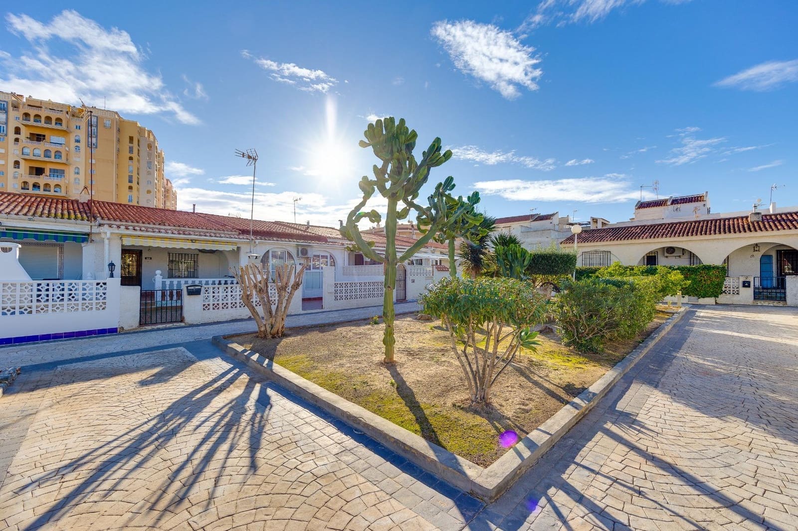 3 bedroom Villa for sale in Torrevieja - € 194,900 (Ref: 9656041)