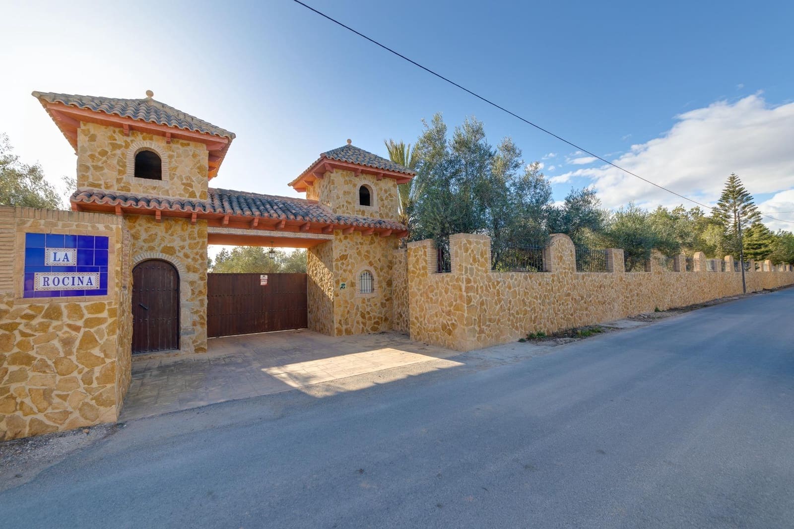 4 bedroom Villa for sale in Los Montesinos with pool - € 760,000 (Ref: 9659380)